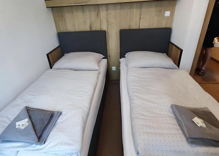 بيت ضيافة Restaurace Na Poste Strasice (Plzen)
